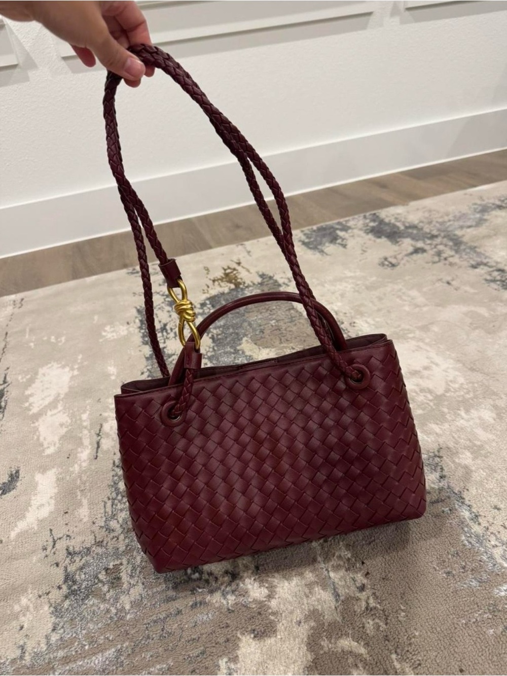 Woven Leather Shoulder Bag in Burgundy Brandnew - Picture 3 of 7